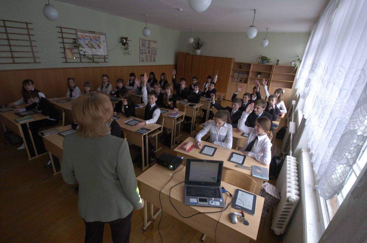 Мэрия Воронежа расторгла договоры на охрану школ
