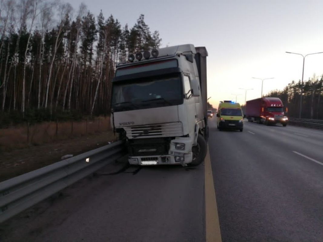 Фура валдберис попала в дтп