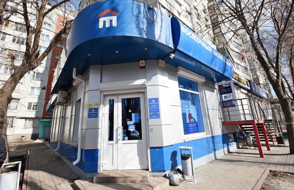 В Воронеже осудили налётчика, укравшего у банка 10 млн рублей через люк в полу