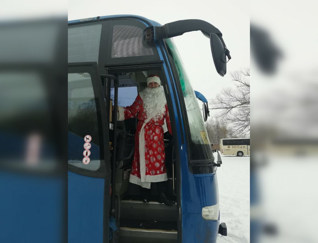 В Воронеже за рулём автобуса ездит Дед Мороз