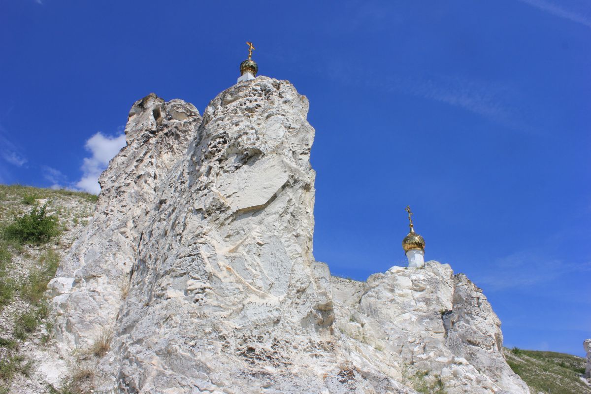 Пещерный храм в Дивногорье
