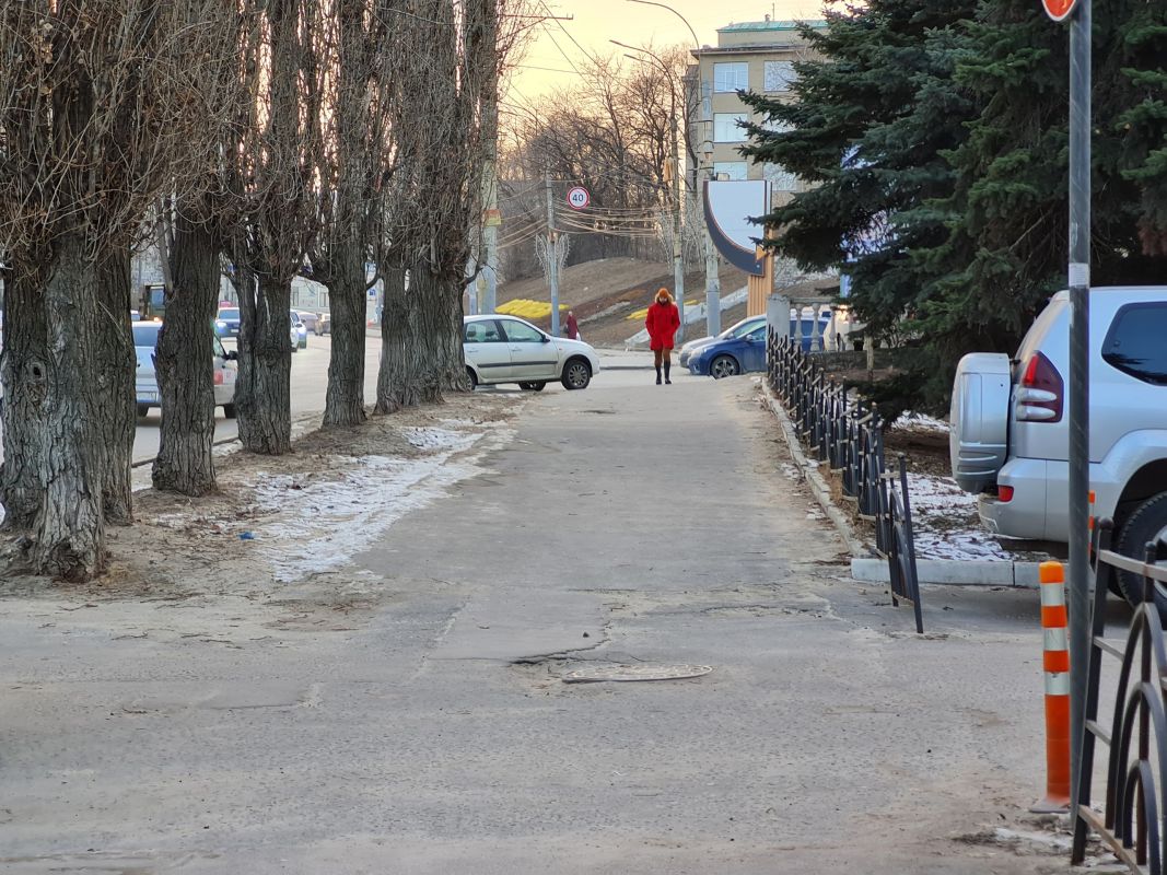 Мэрия рассказала, где в Воронеже отремонтируют тротуары в этом году