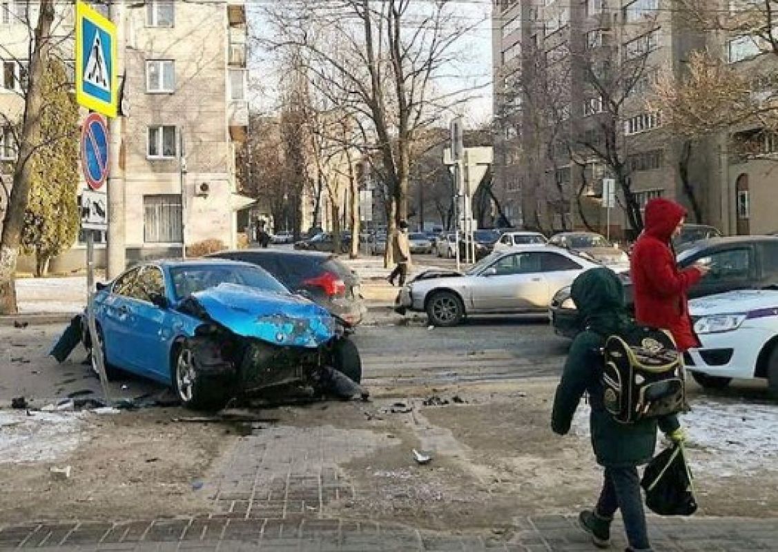 Воронежцы требуют установить светофор на опасном перекрёстке в центре города