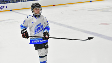 11-летняя школьница променяла танцы на хоккей 