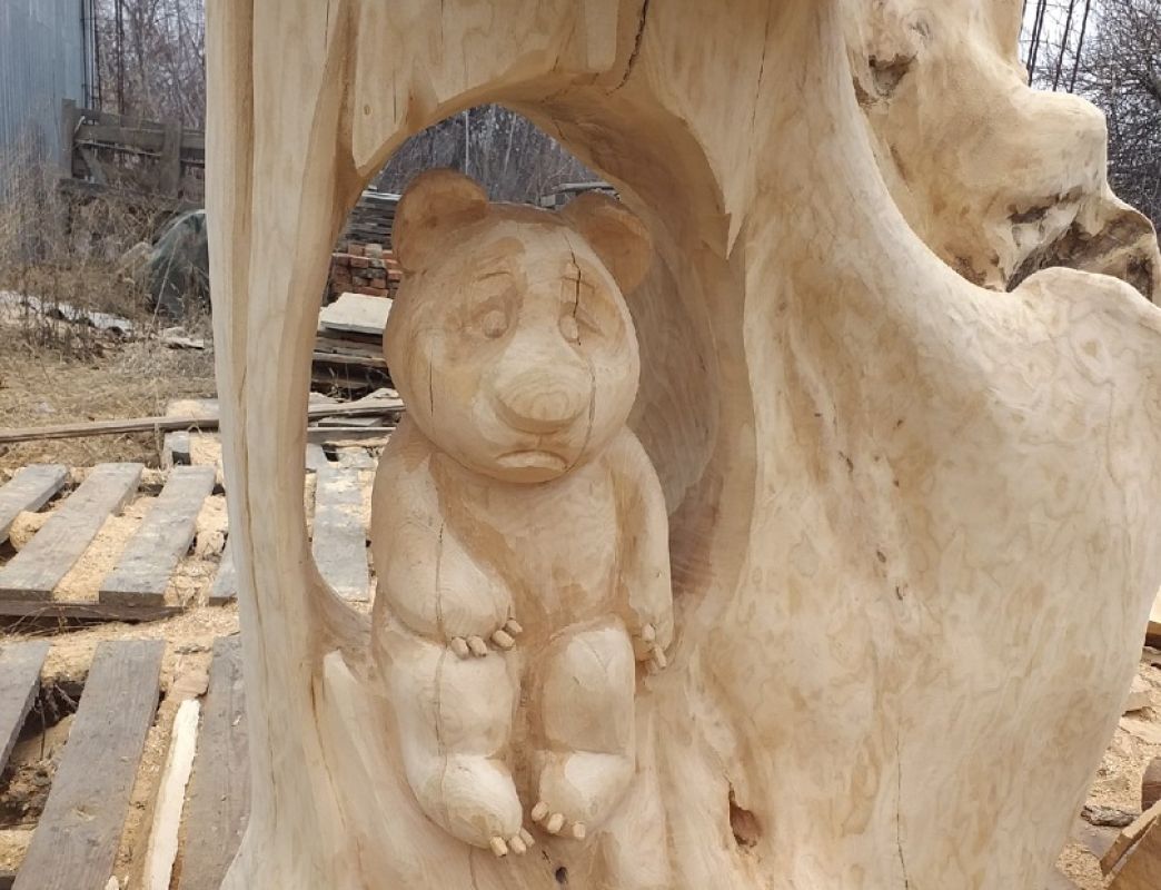 Скульптор Александр Ивченко порадовал воронежцев грустным мишкой