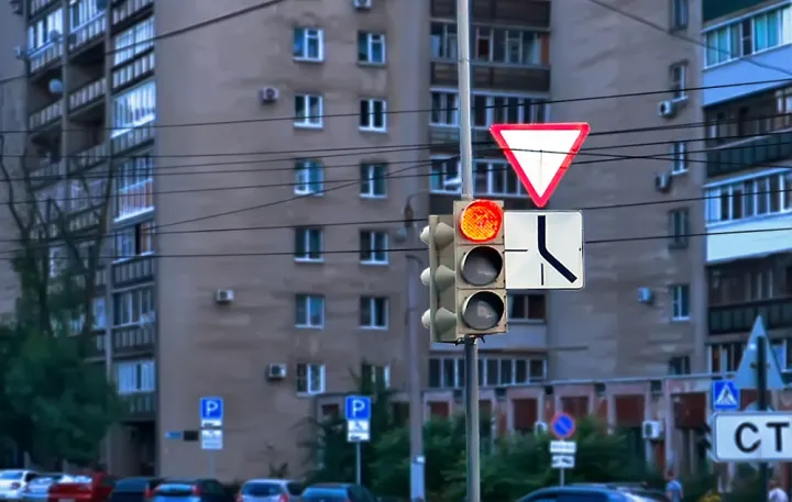 Проверь знания ПДД на улицах Воронежа. Тест № 6