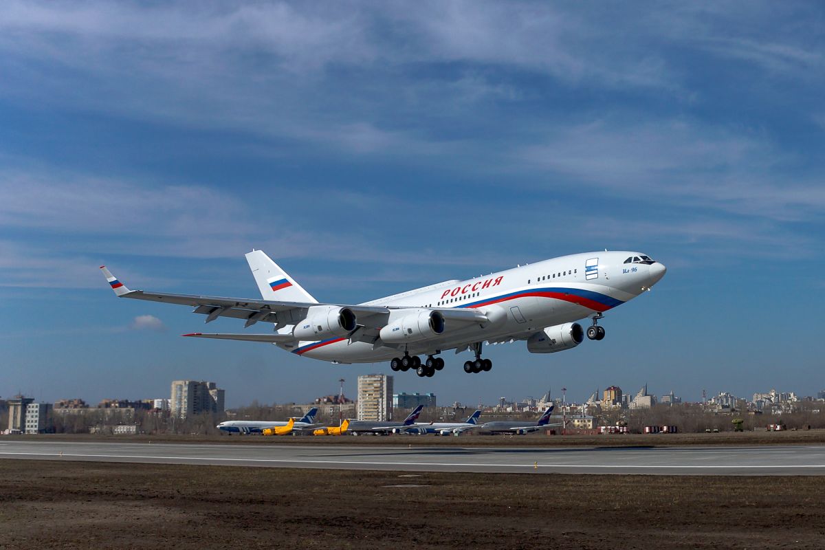 Ил-96-300 совершает свой первый испытательный полёт 9 апреля 2021 года