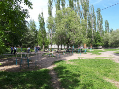 Родители рассказали о вооружённом человеке у воронежской школы