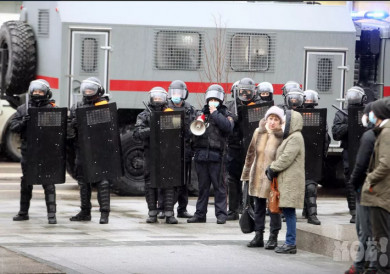 В России повысят оклады силовикам и военным