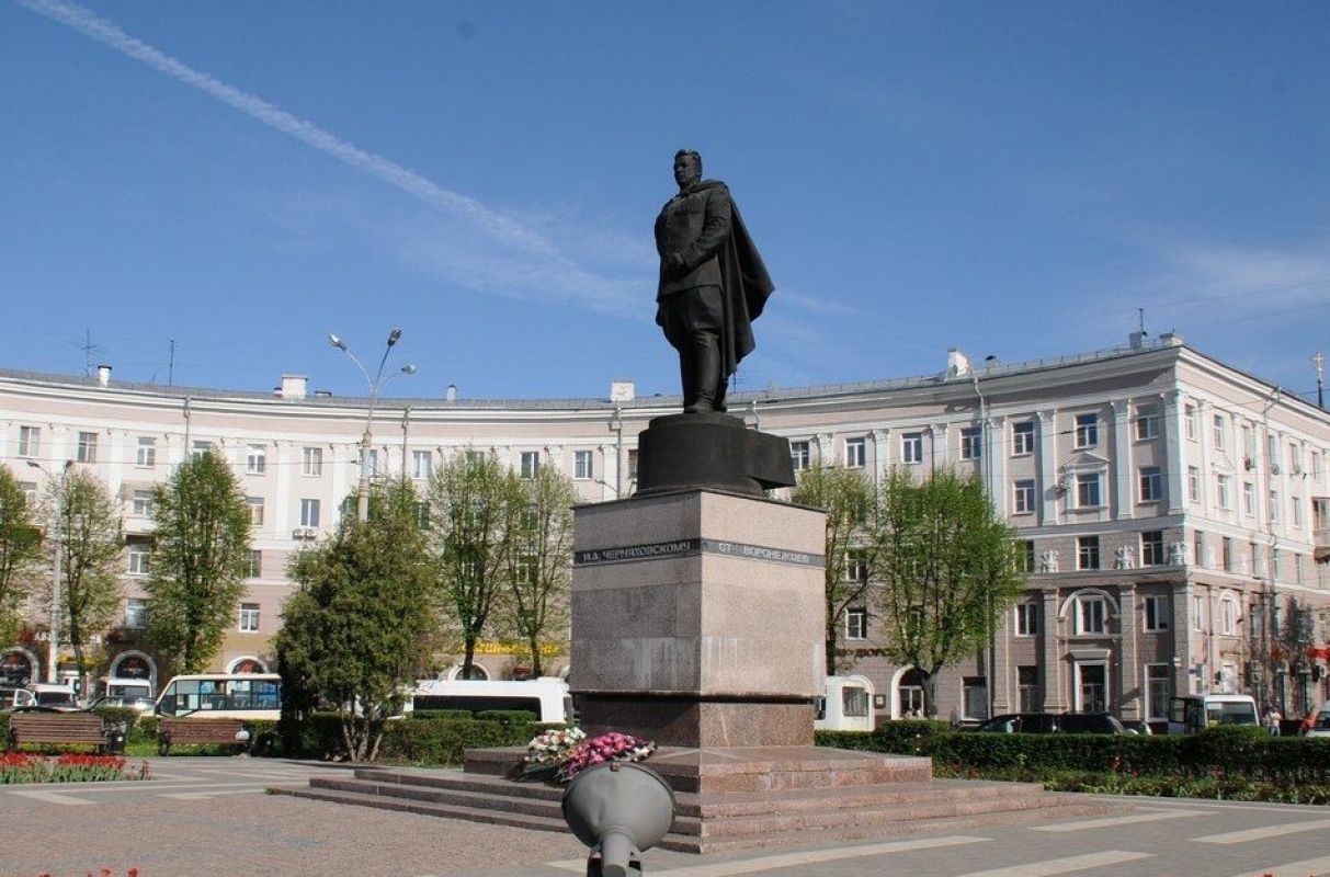 В центре Воронеже среди недели перекроют движение автомобилей Черняховский Памятник