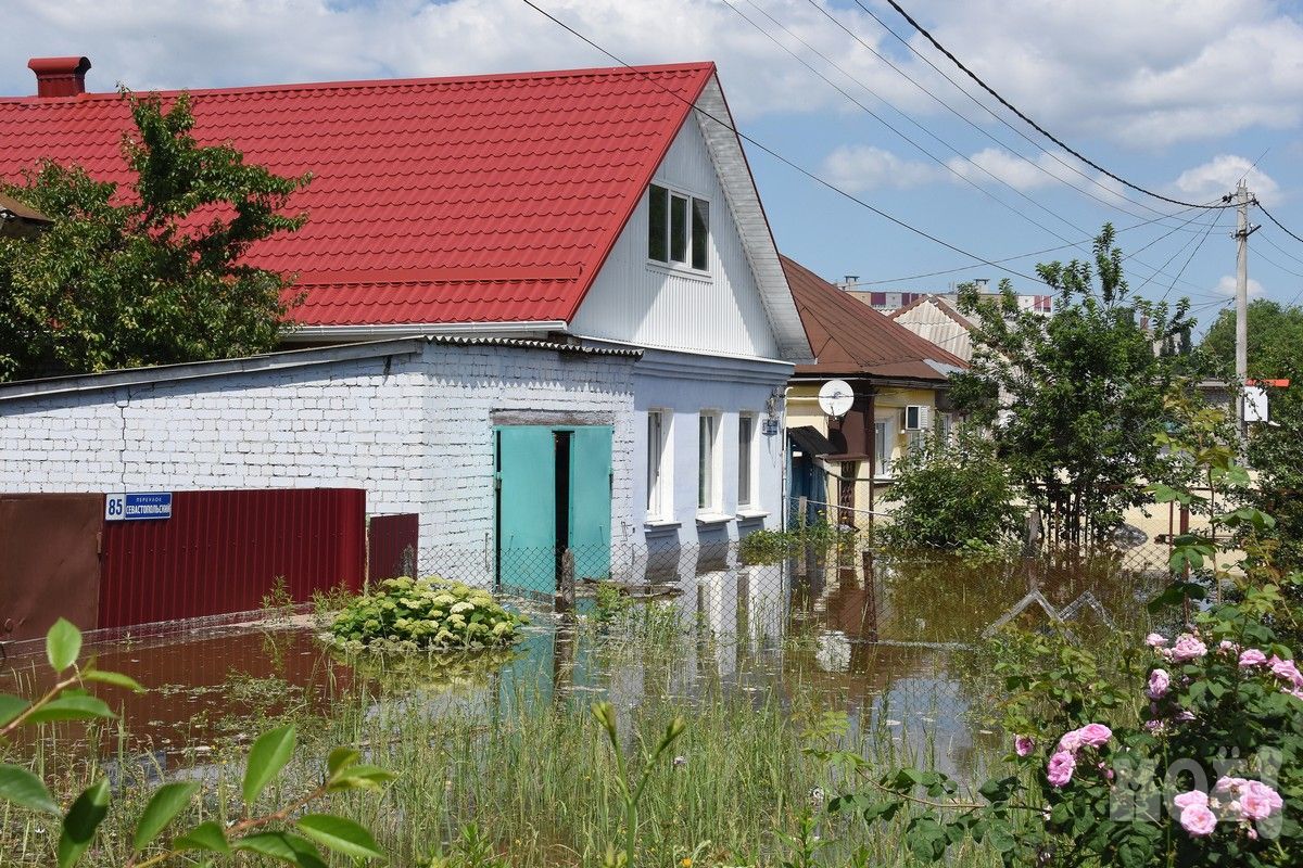 «Никто к нам не пришёл»: жители затопленного переулка в Воронеже неделю прождали оценщика ущерба