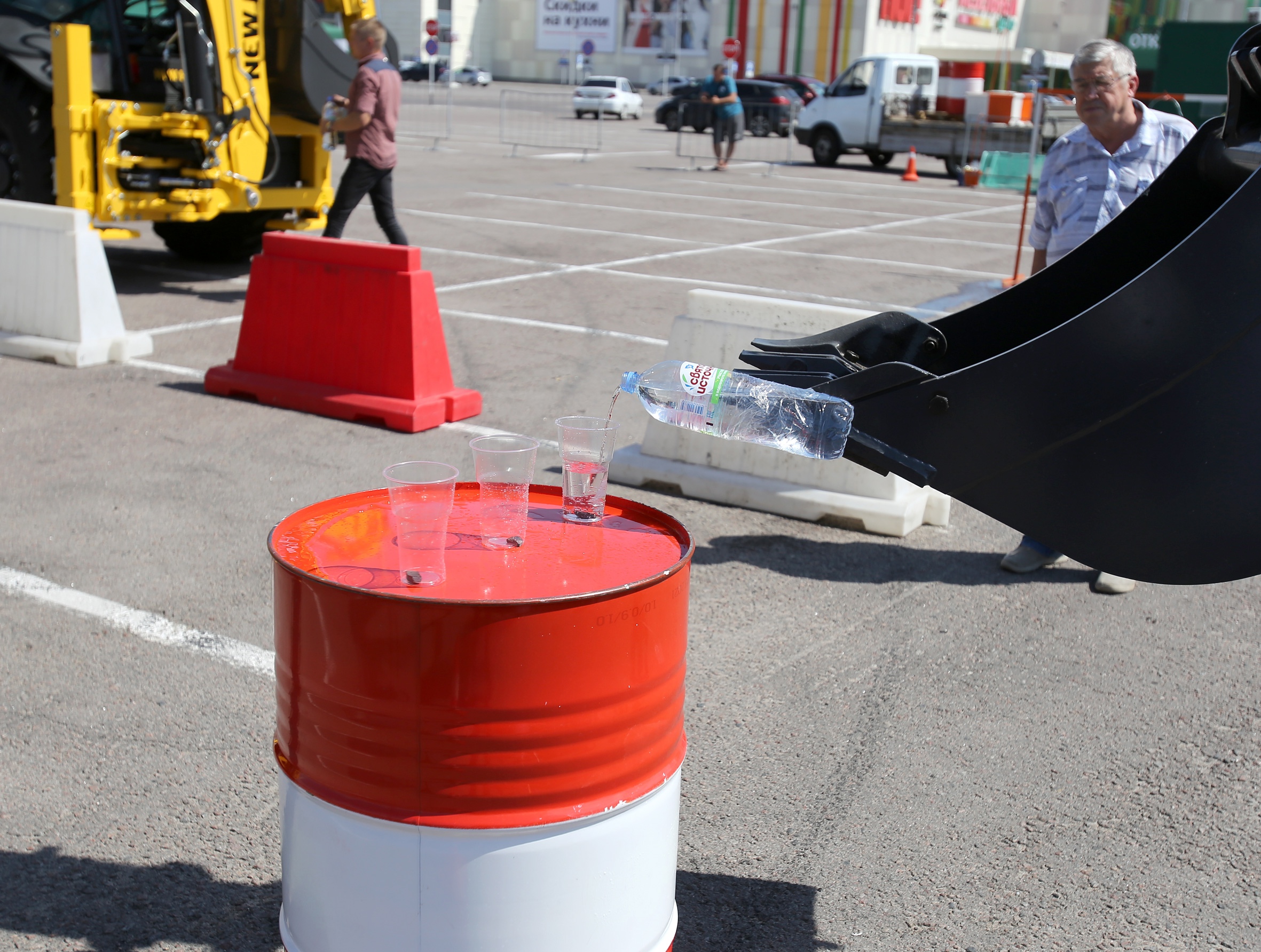 «Давай, экскаватор, наливай»