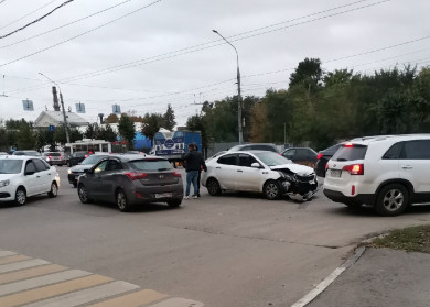 Авария сковала движение по Московскому проспекту в Воронеже