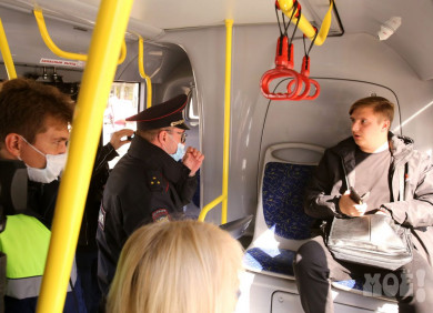 Сколько воронежцев без масок поймали во время рейдов в автобусах
