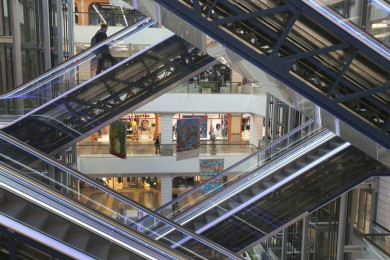 Детям до 18 лет запретили посещать ТЦ без родителей в Воронежской области 