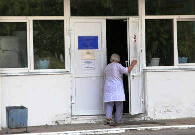  Жительницу Воронежа решили госпитализировать спустя 1,5 месяца после перелома позвоночника