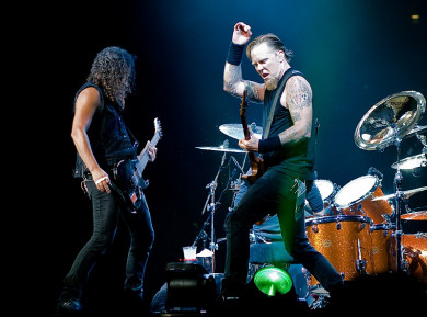  Житель Черноземья потребовал от музыкантов группы Metallica пожизненного содержания