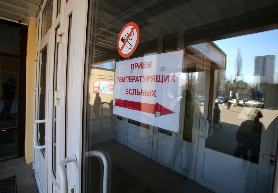 Воронежцы сообщили о смерти мужчины в очереди на вакцинацию