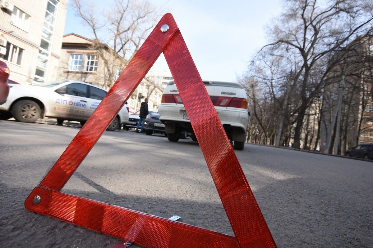 Двух пешеходов сбили на переходе без светофора в Воронеже