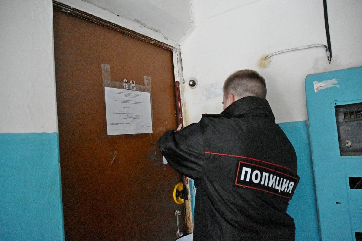 Пьяный безмасочник ударил полицейского по лицу в Воронежской области