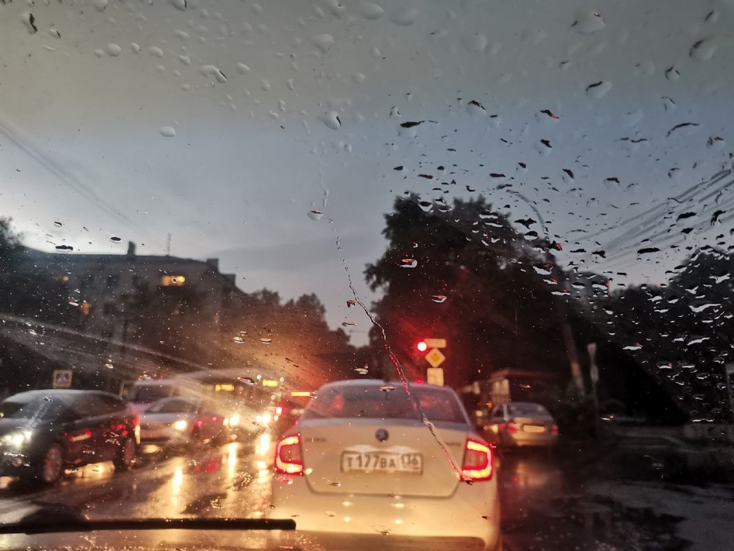 В последний рабочий день недели Воронеж сковали 9-балльные пробки