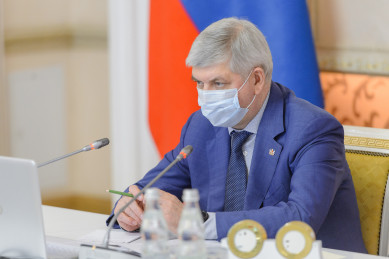  Губернатор Александр Гусев пообещал поддержку воронежскому дрожжевому заводу