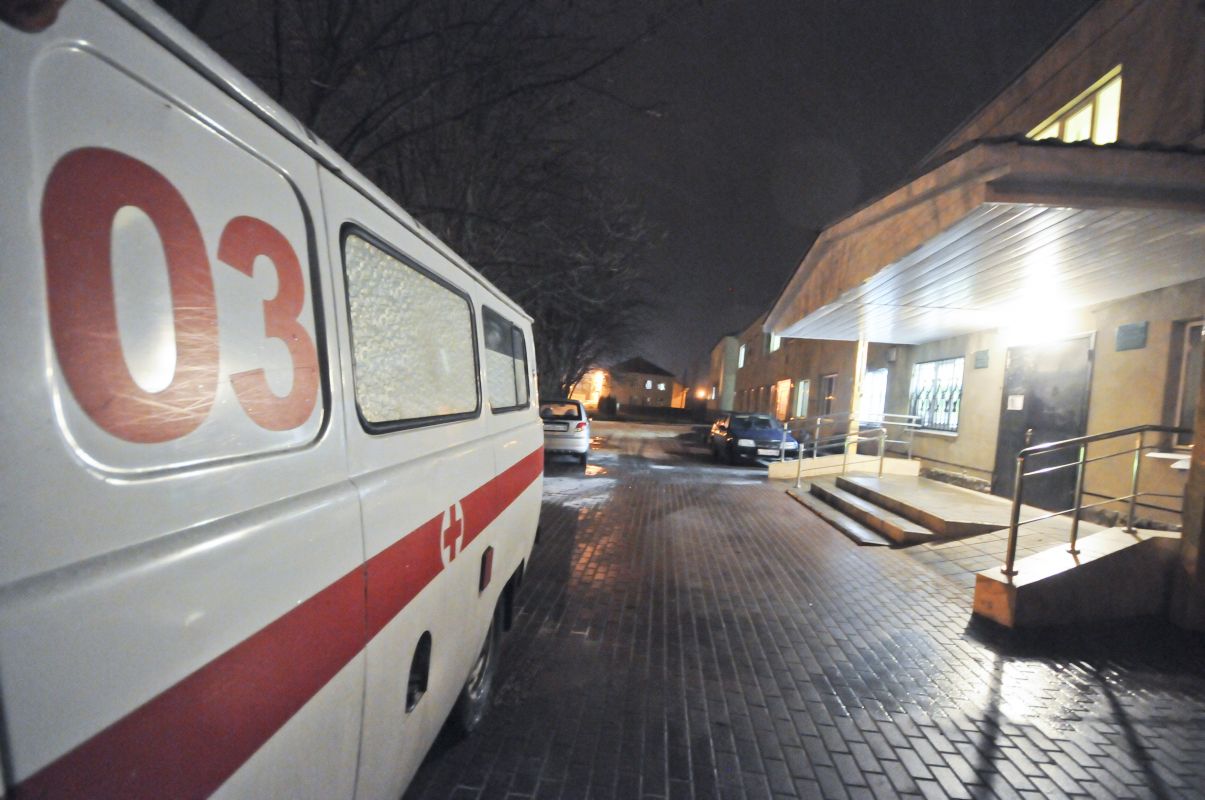 Внедорожник и легковушка столкнулись на оживлённом перекрёстке в Воронеже — двое пострадавших