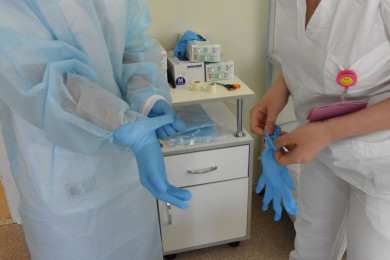 Врач назвал 7 скрытых симптомов «омикрона»