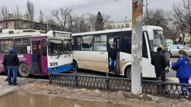 Установлена личность пострадавшей в ДТП с автобусом и троллейбусом в Воронеже