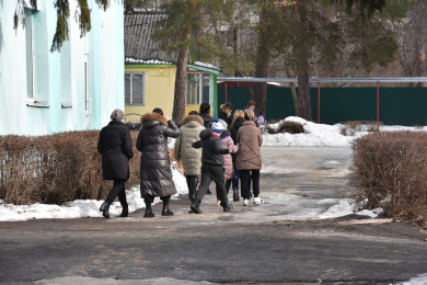 Воронежцев просят помочь с обувью для беженцев