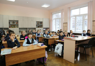 Власти назвали число детей из Донбасса, которые начали учиться в школах Воронежа