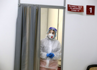 Суточная заболеваемость ковидом в Воронежской области снижается третий день 