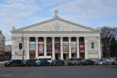 Парковку в центре Воронежа временно запретят