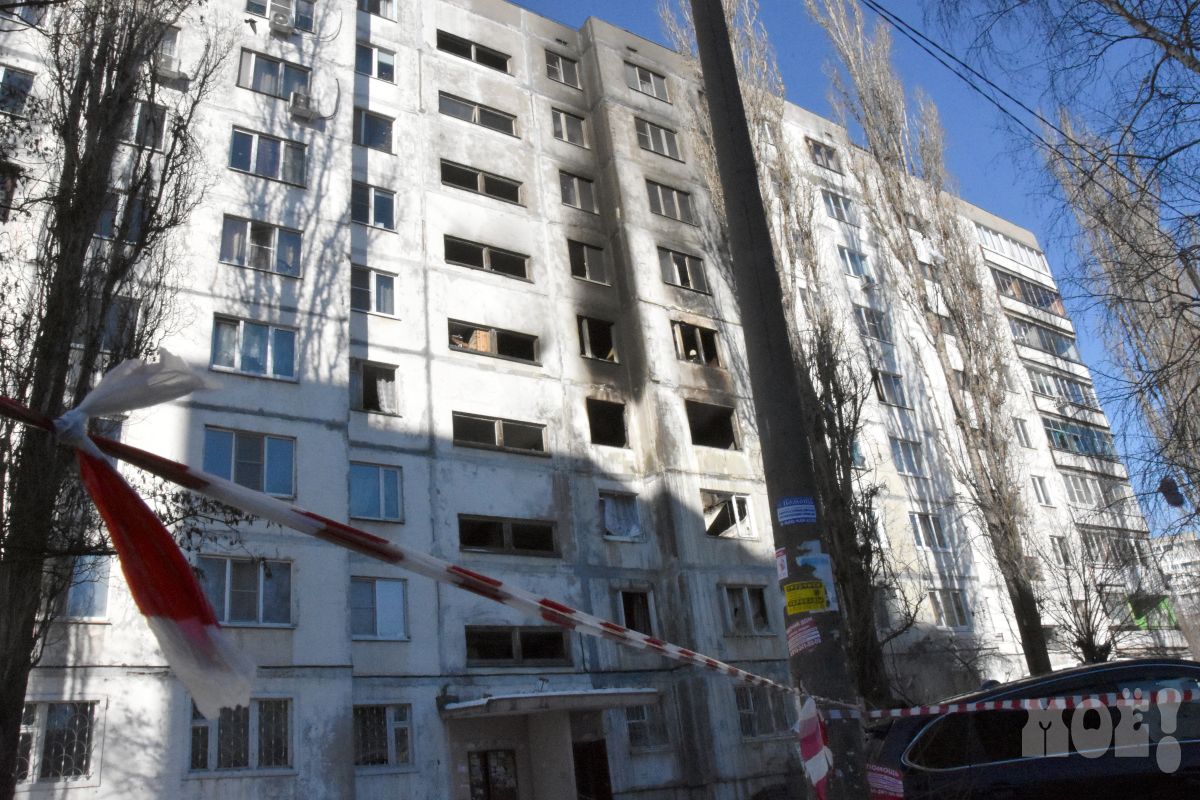 Из-за взрыва газа в доме на Хользунова жильцы остались без лифта