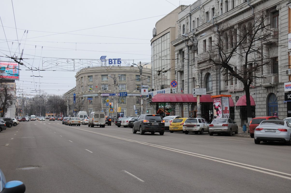 Воронежцам запретят пользоваться тротуаром в центре города