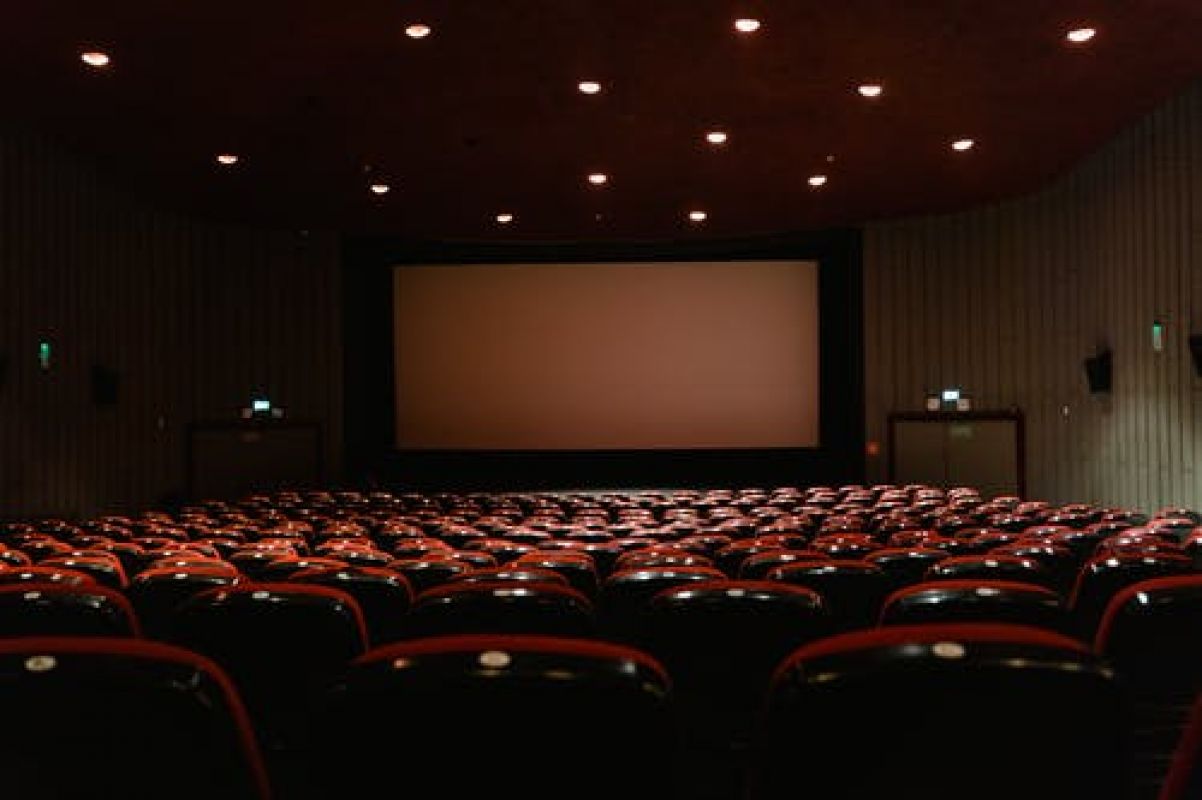 «Фильмы негде будет показывать»: руководитель «Спартака» рассказал о будущем кинотеатров
