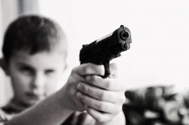 10-летний ребёнок выстрелил себе в живот из самодельного пистолета 
