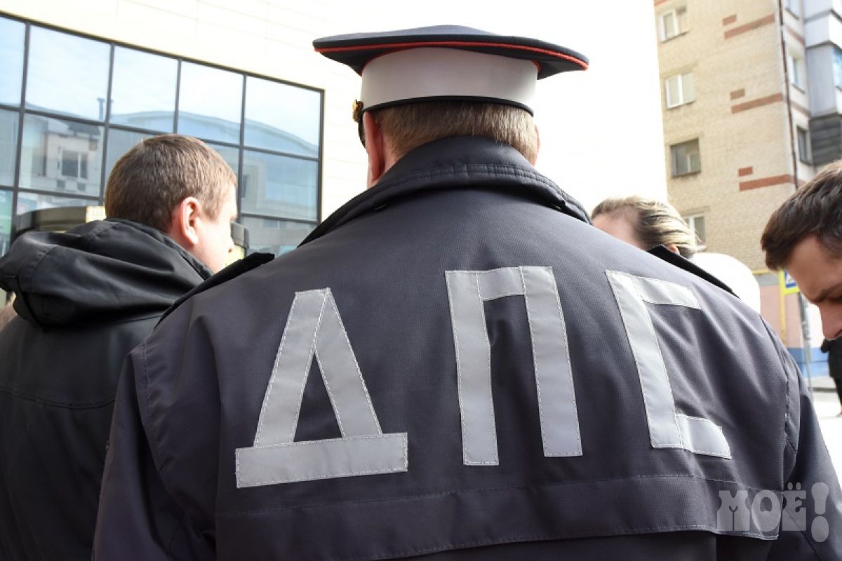 Автобус врезался в легковушку в центре Воронежа