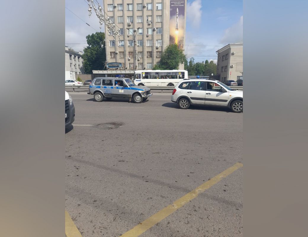 Автобус стал причиной ДТП с&nbsp;двумя легковушками в&nbsp;Воронеже