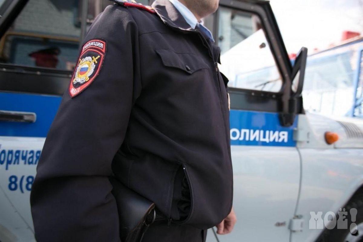 Курсант института МВД выпал из окна многоэтажки в Воронеже