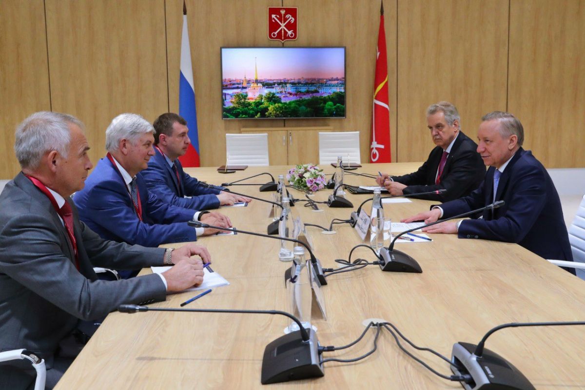 Воронежский губернатор подписал соглашения для развития области