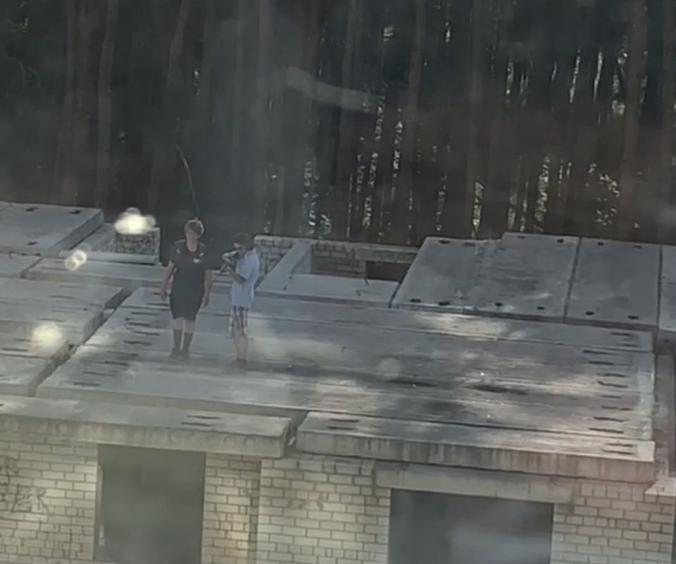 Двое детей устроили стрельбу из винтовки около жилых домов в Воронеже