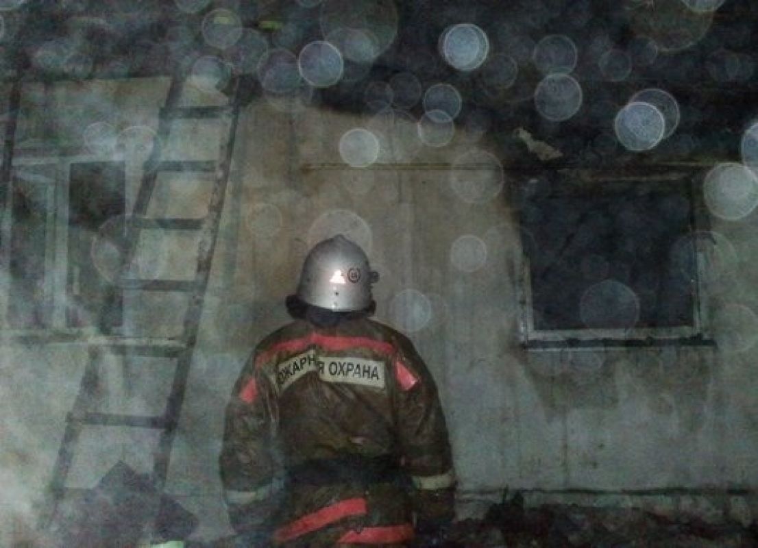 В Воронежской области огонь уничтожил жилой дом: есть пострадавший