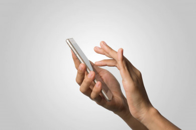 Китайский производитель смартфонов Honor приостановил поставки в Россию