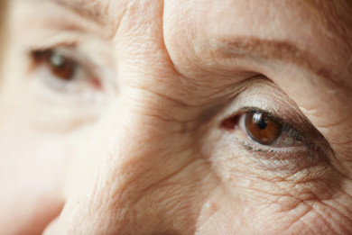 В Воронеже пенсионерка с провалами в памяти вышла из дома и пропала без вести