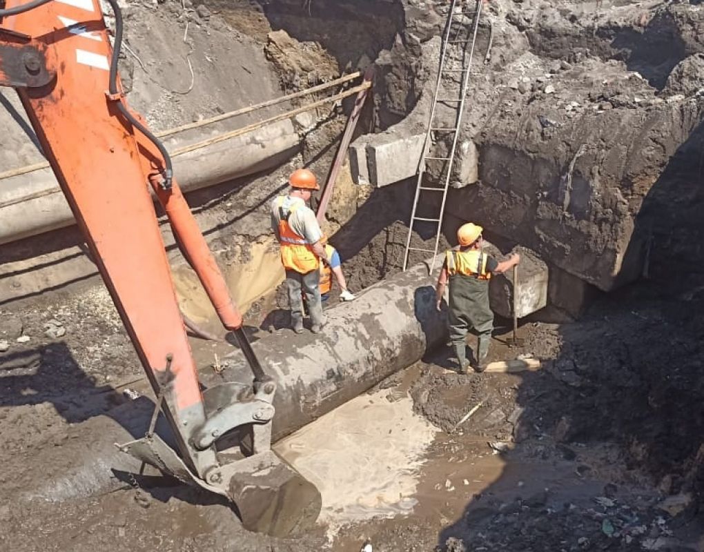 Коммунальщики нашли место повреждения водовода в Коминтерновском районе Воронежа