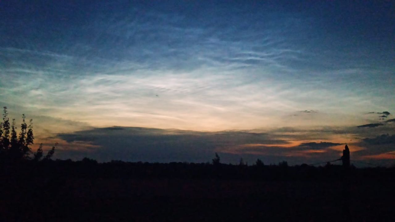 Воронежцы смогли увидеть в&nbsp;небе редкие серебристые облака