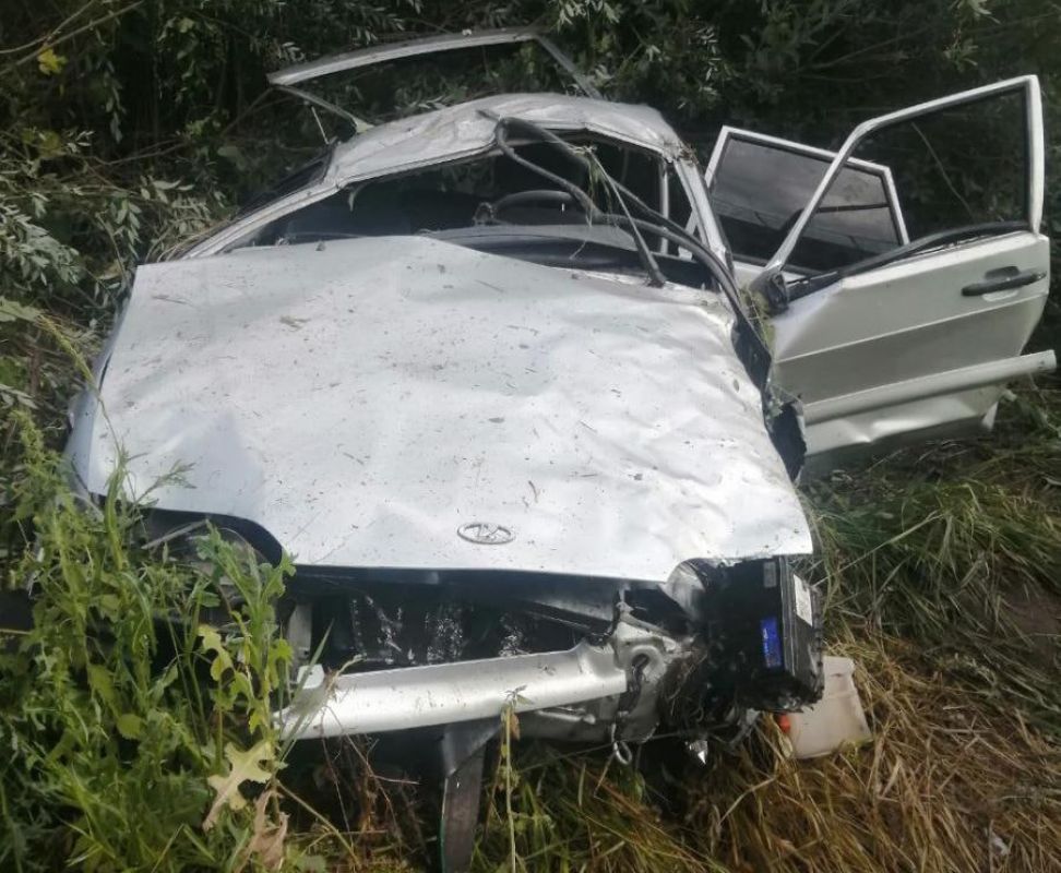 В Воронежской области 17-летний водитель «Лады» вылетел с&nbsp;моста: 4 человека пострадали