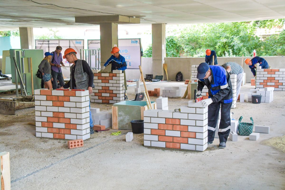 Работники ДСК демонстрируют мастерство на региональном этапе всероссийского конкурса строительных профессий
