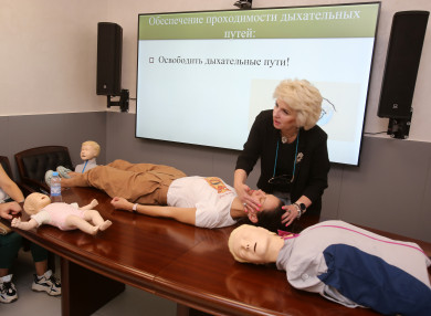 Воронежские врачи показали, как правильно оказать первую помощь 